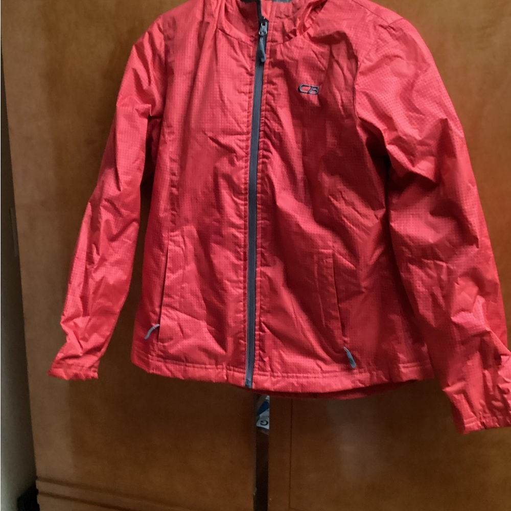 Sport CB drawstring hooded red rain jacket, size M, zip pockets. 185